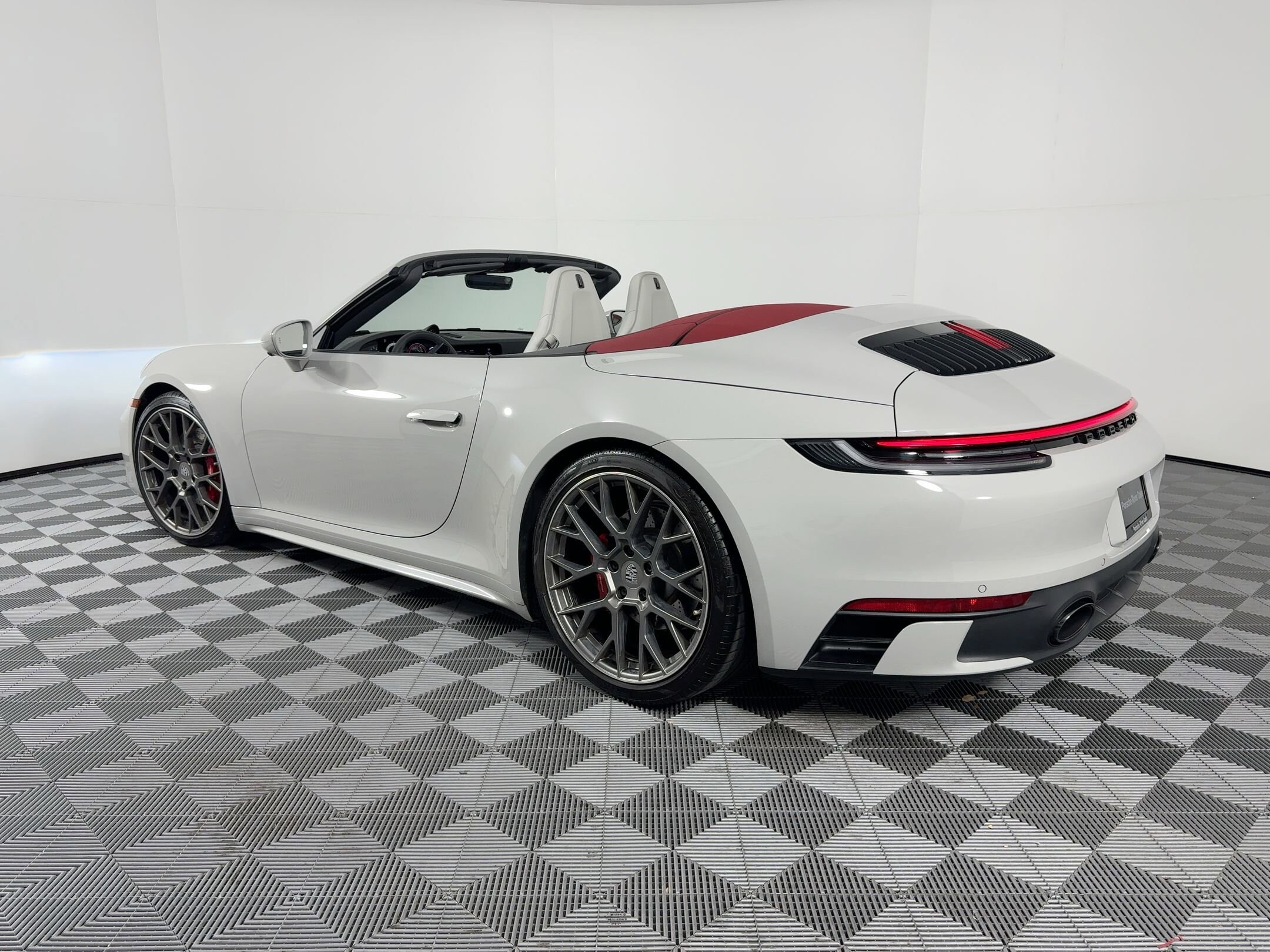 2022 Porsche 911 S Cabriolet photo 3