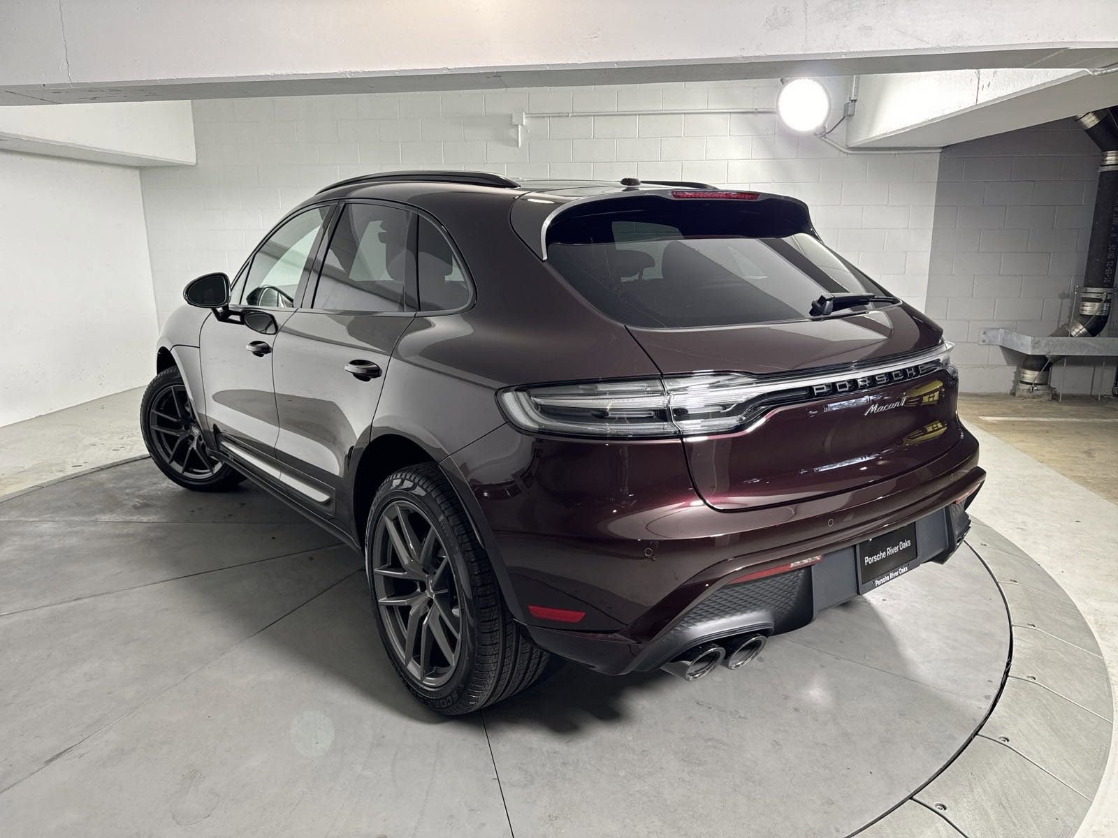 2025 Porsche Macan T photo 3