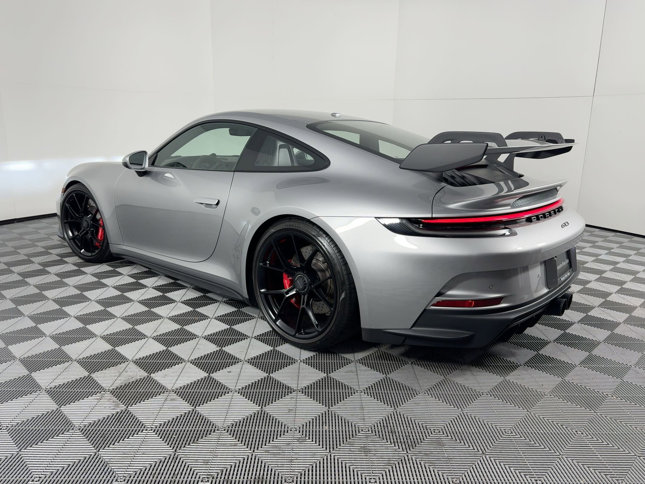 2022 Porsche 911 GT3 Touring photo 3