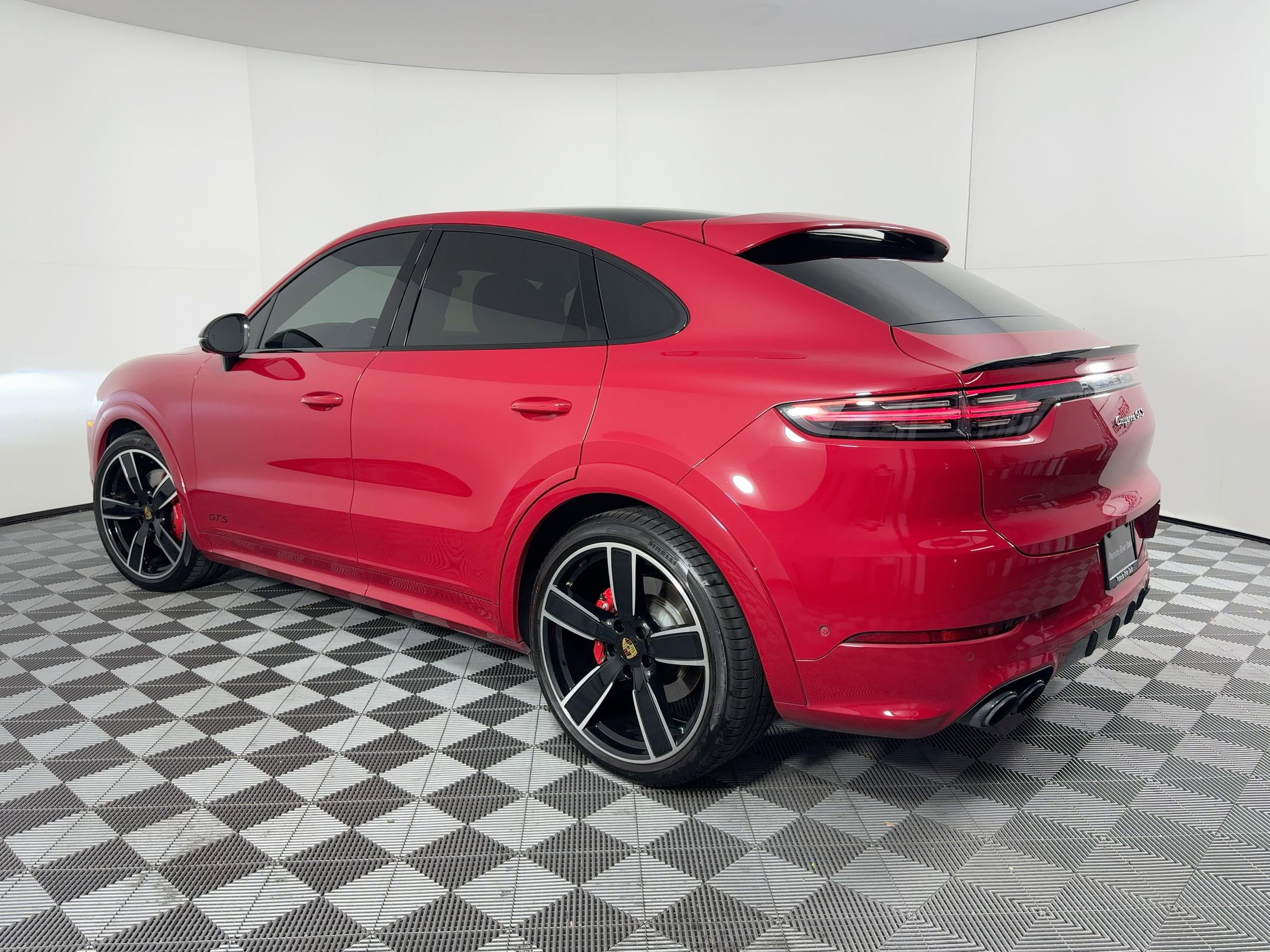 2022 Porsche Cayenne GTS Coupe photo 3
