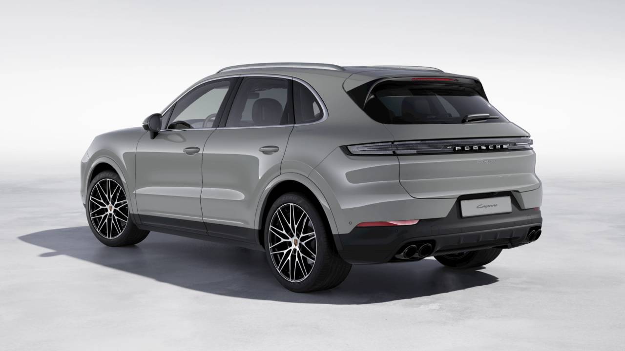 2026 Porsche Cayenne photo 3