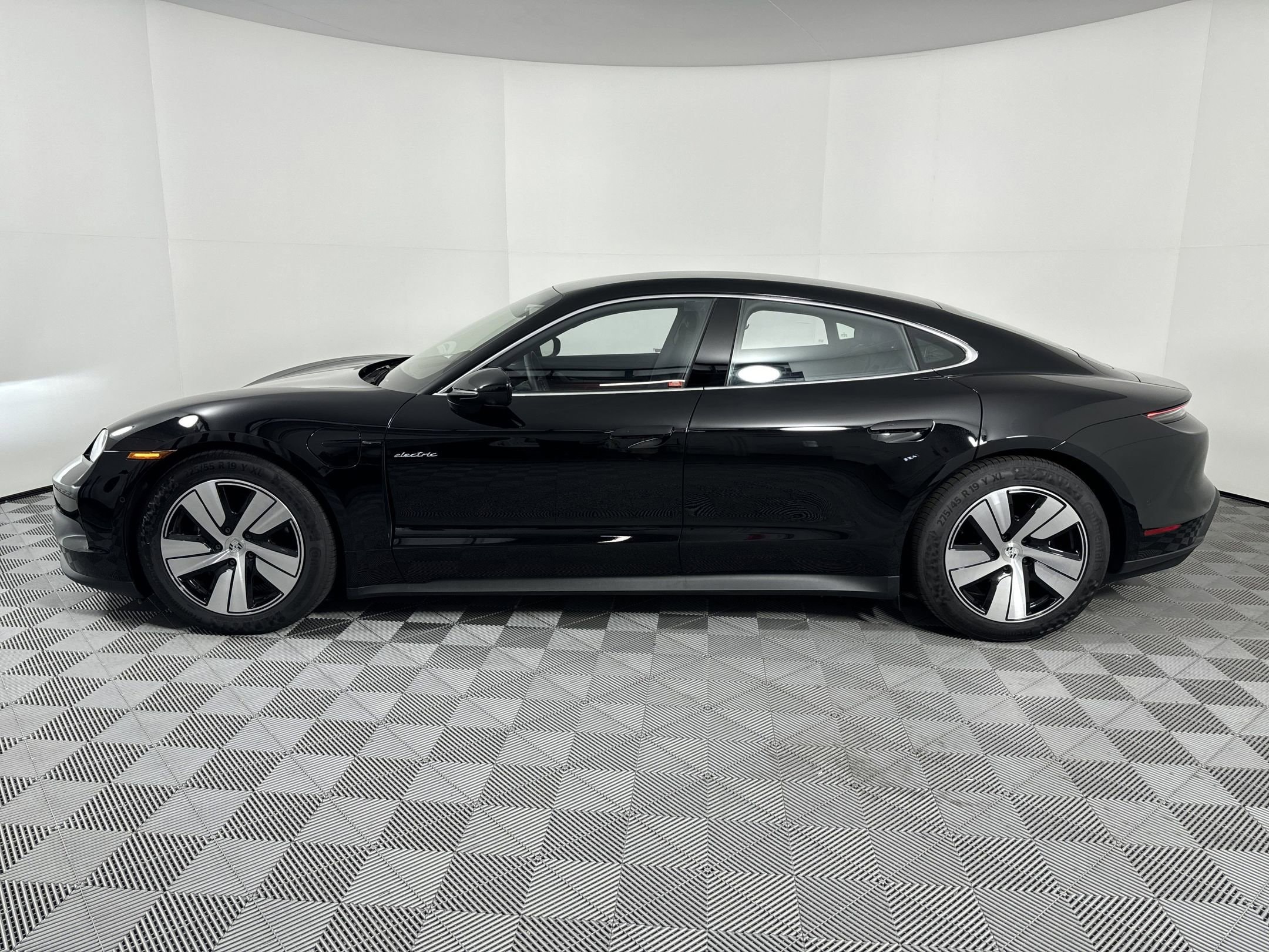 Used 2025 Porsche Taycan S with VIN WP0AB2Y12SSA41747 for sale in Houston, TX