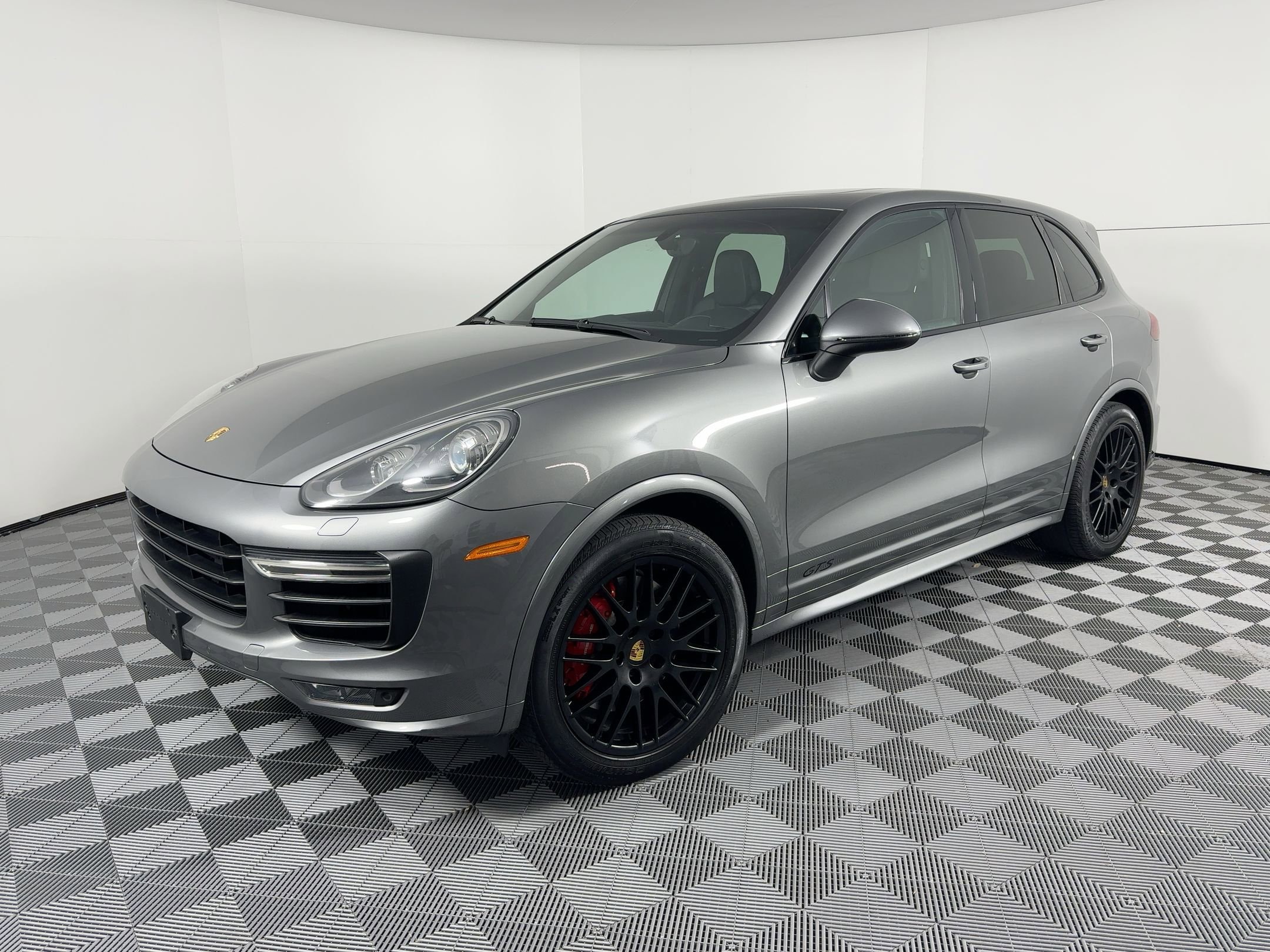 2016 Porsche Cayenne GTS