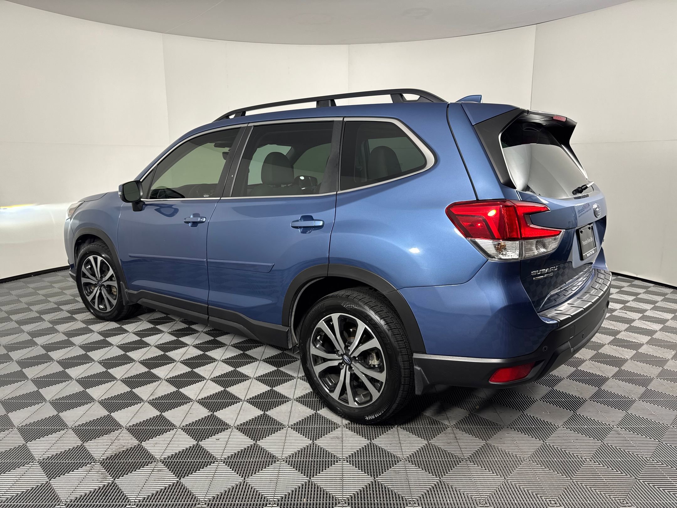 2023 Subaru Forester Limited photo 3
