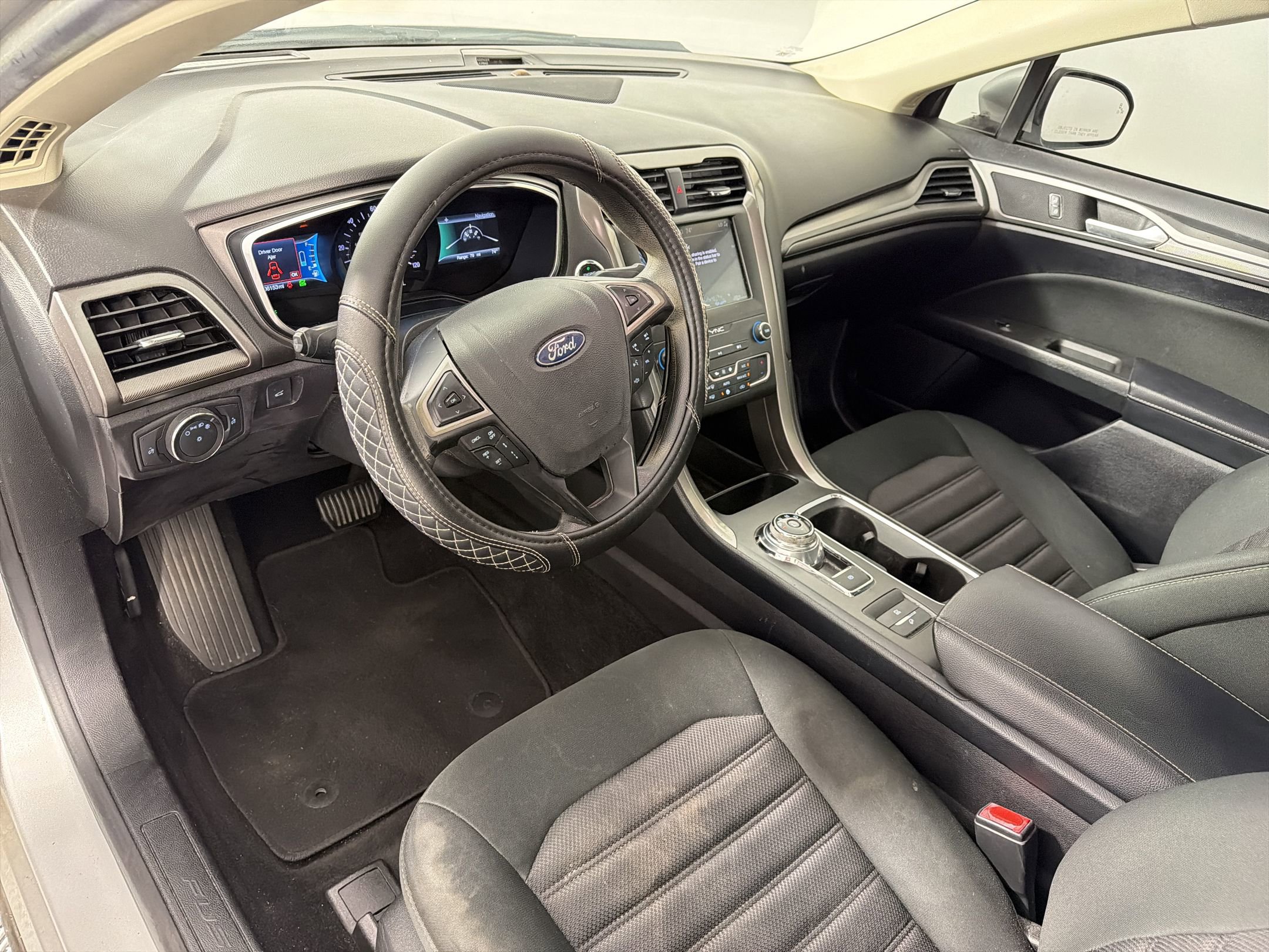 Fusion Hybrid SE Sedan