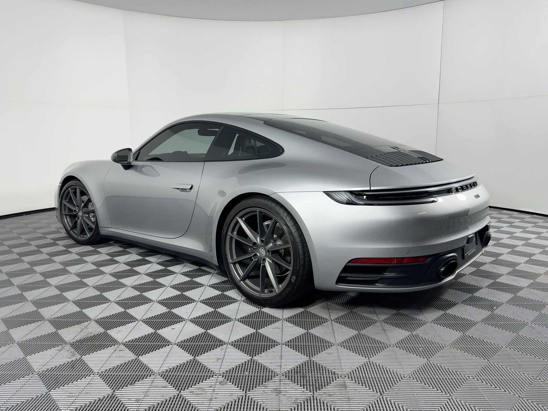 2024 Porsche 911 T photo 3