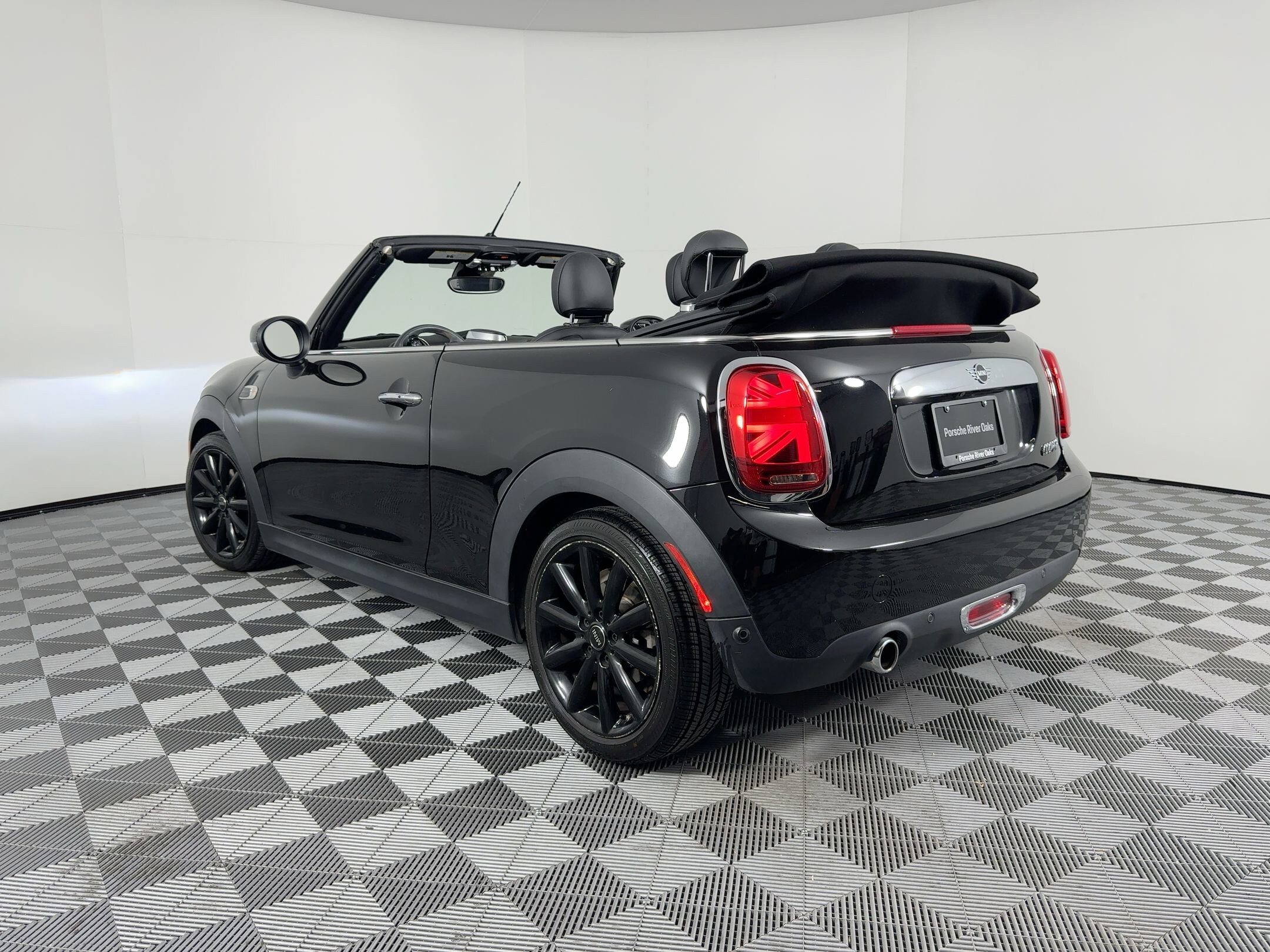 2020 Mini Cooper Convertible photo 3