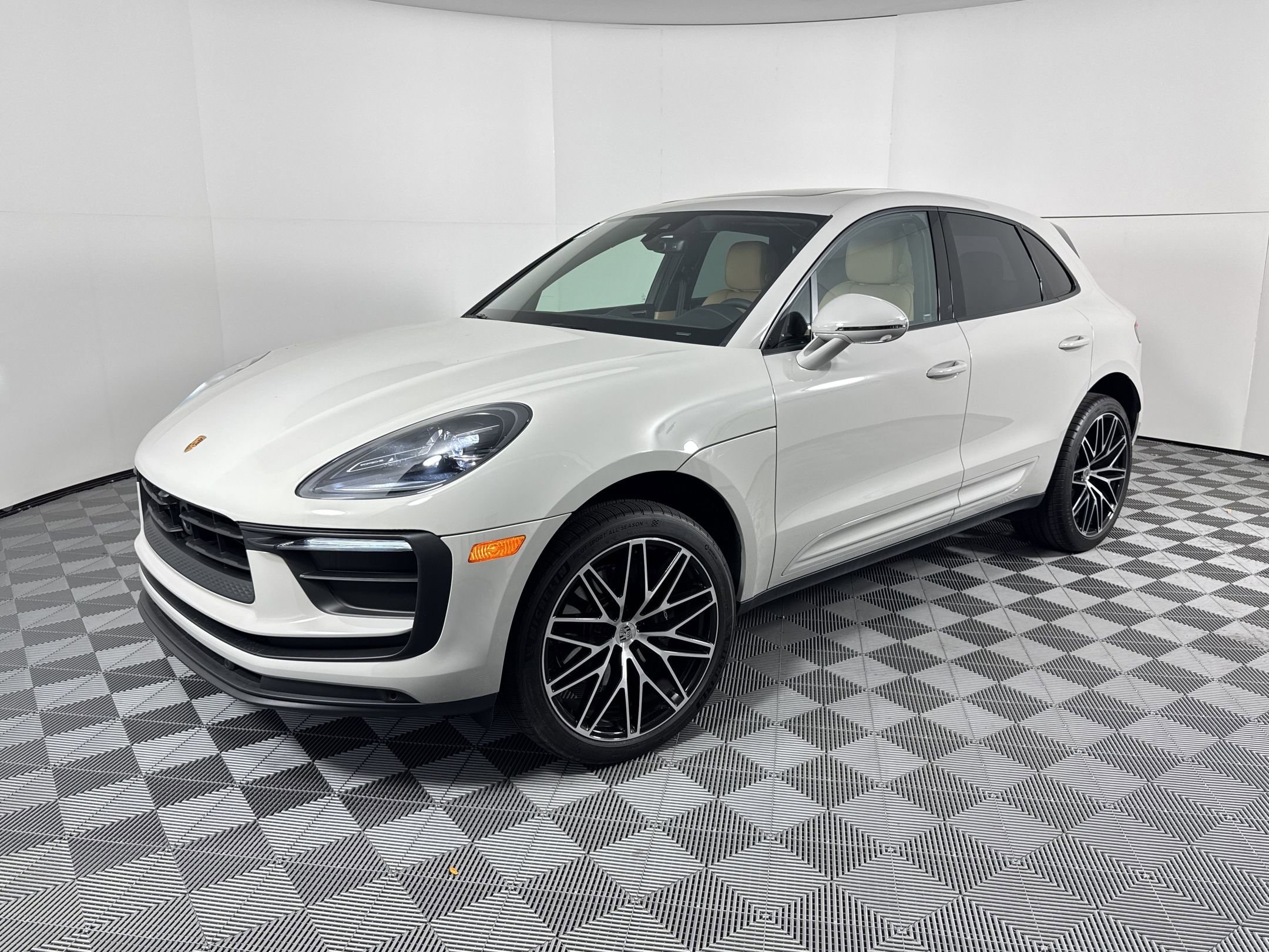 2026 Porsche Macan's photo