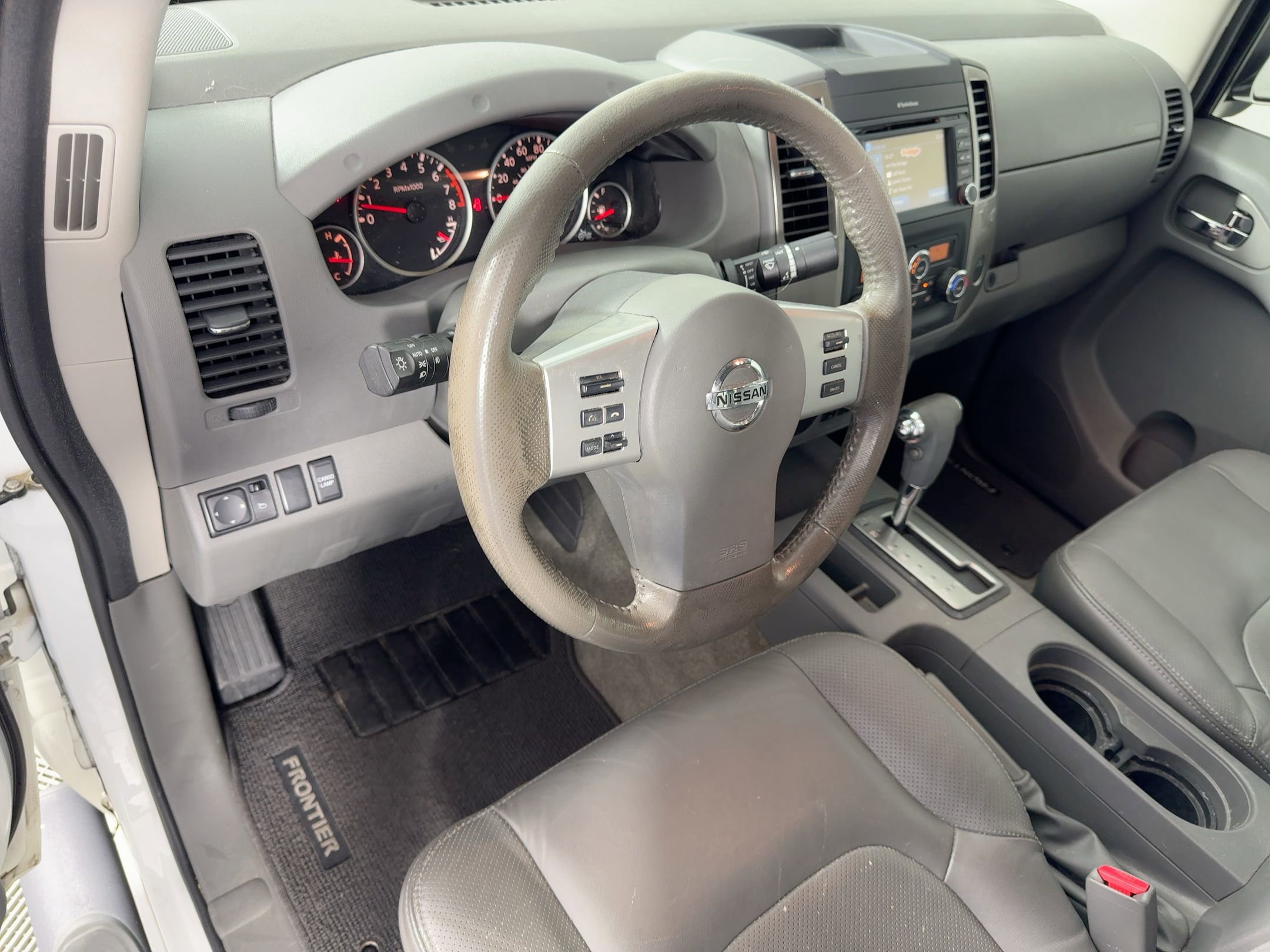 2017 Nissan Frontier SL photo 4