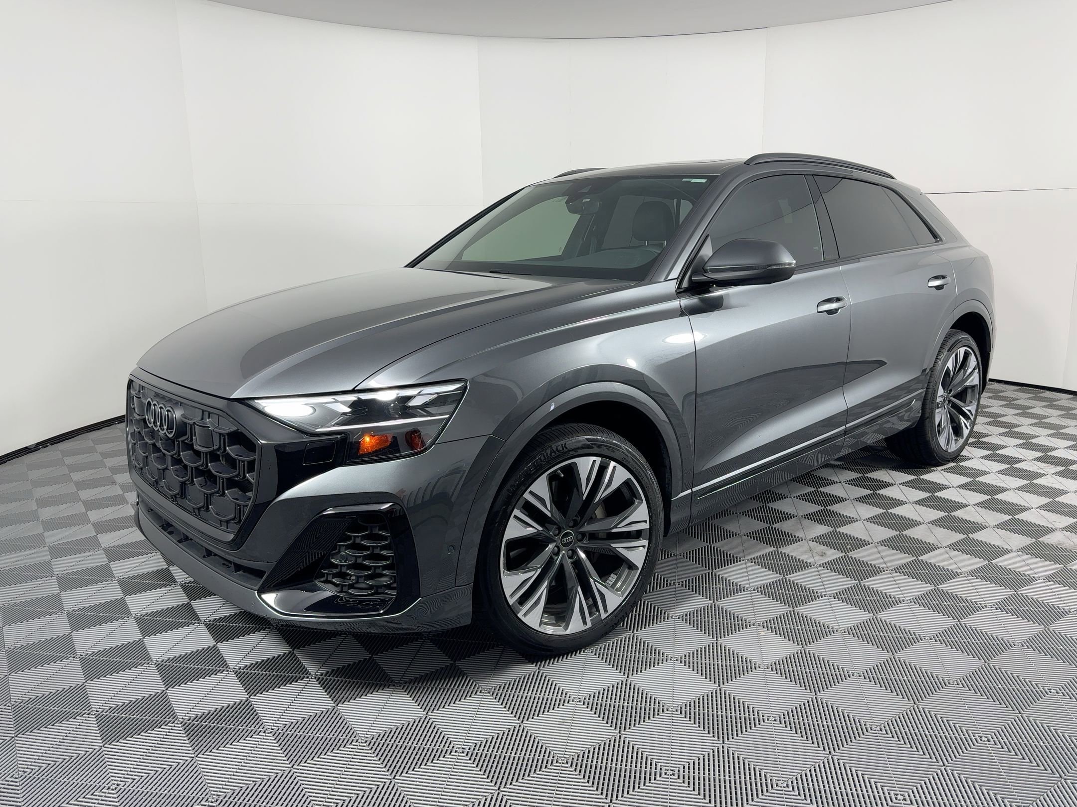 2024 Audi Q8