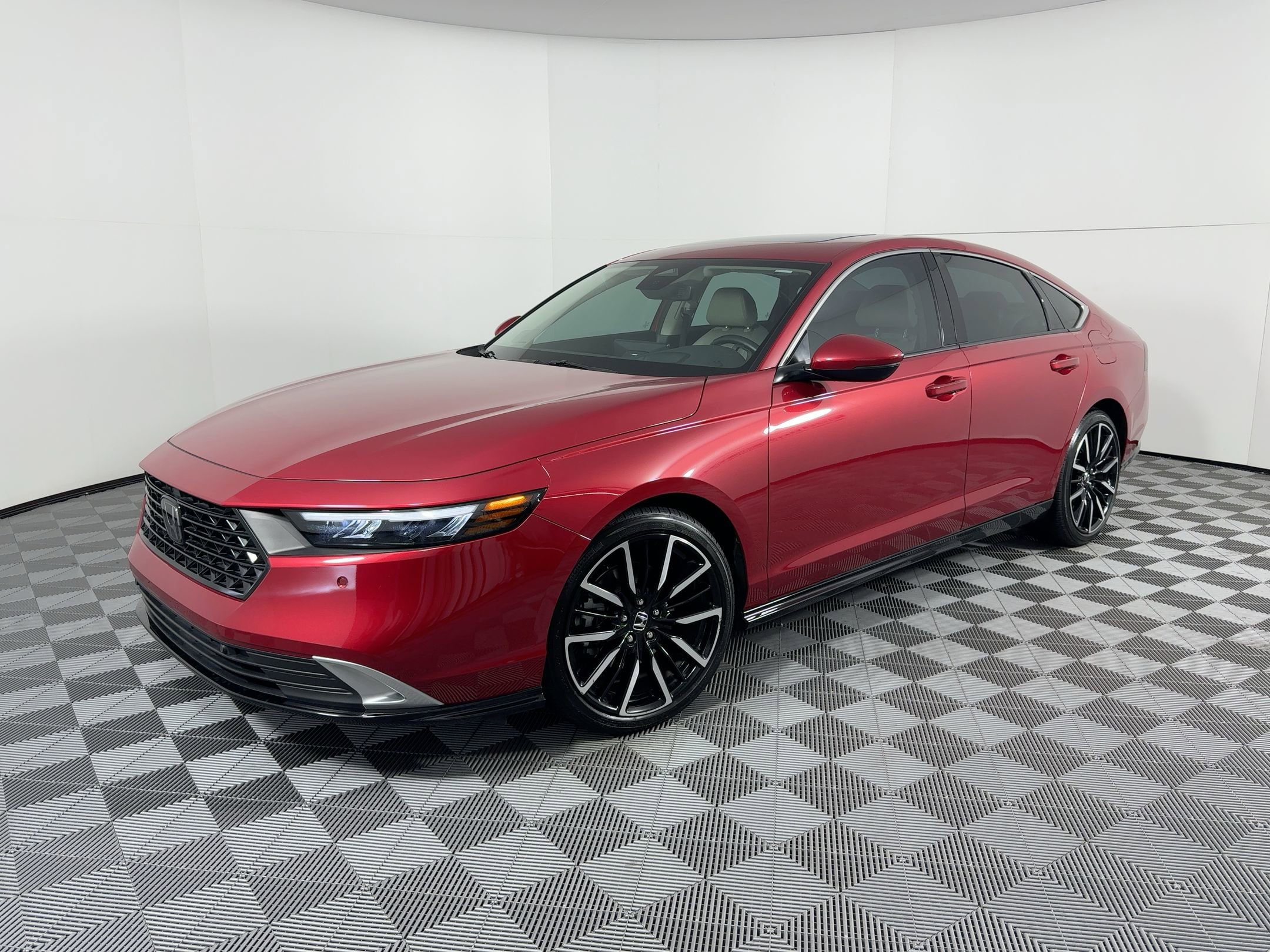 2024 Honda Accord Hybrid Touring's photo