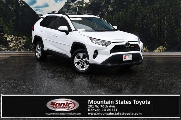 2021 Toyota RAV4 XLE FWD's photo