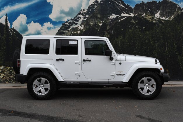 2012 Jeep Wrangler Unlimited Sahara photo 2