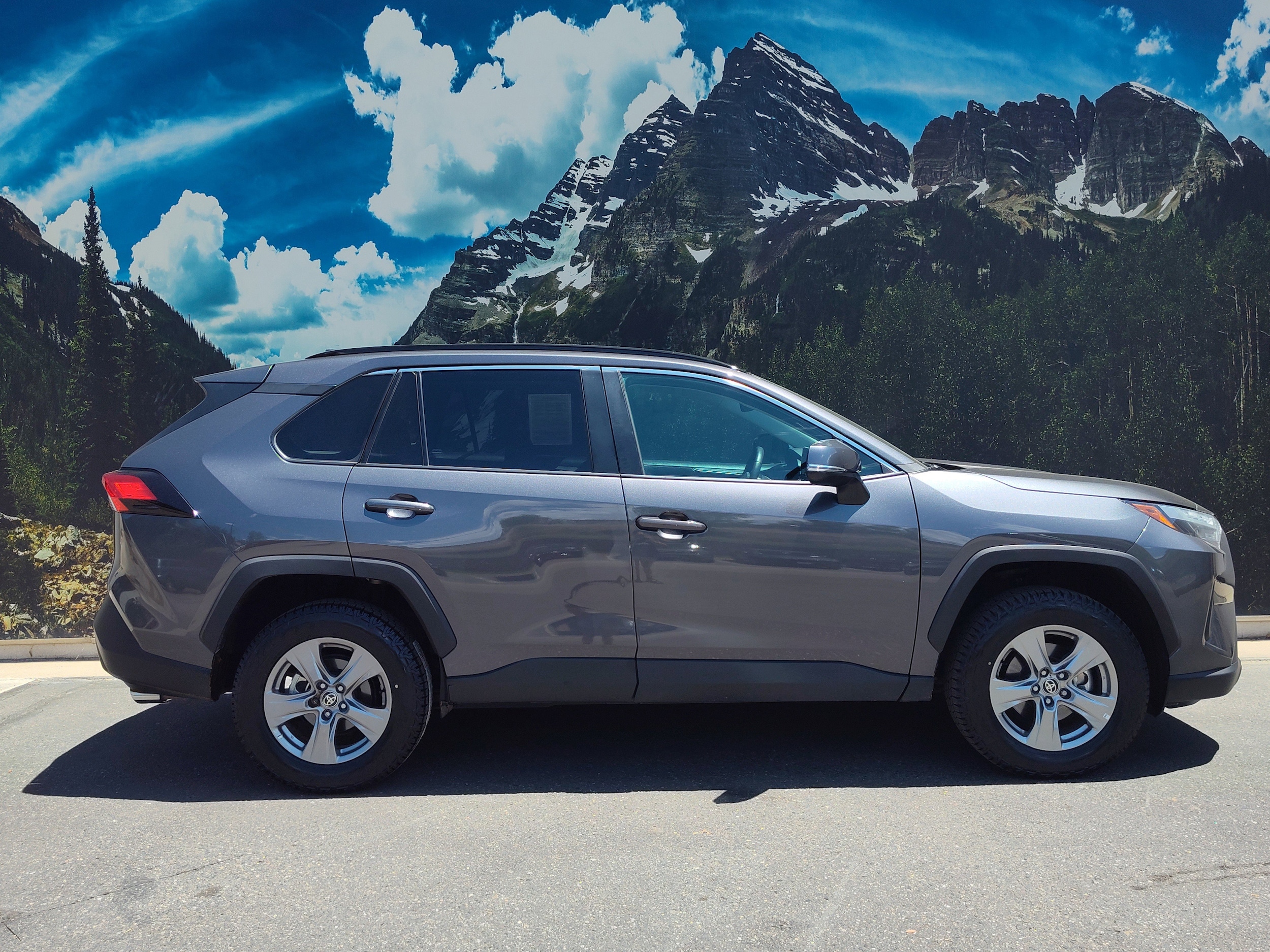 Used 2024 Toyota RAV4 XLE with VIN 2T3P1RFV6RC411903 for sale in Northfield, Minnesota