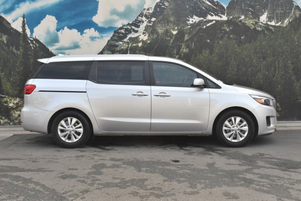 Used 2016 Kia Sedona LX FWD Van