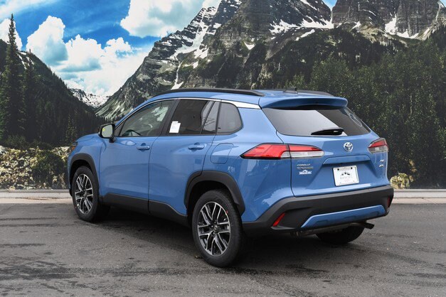 2026 Toyota Corolla Cross XLE photo 3