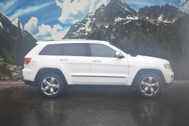 2012 Jeep Grand Cherokee Overland photo 2