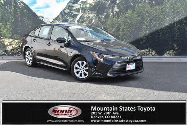 2025 Toyota Corolla LE's photo