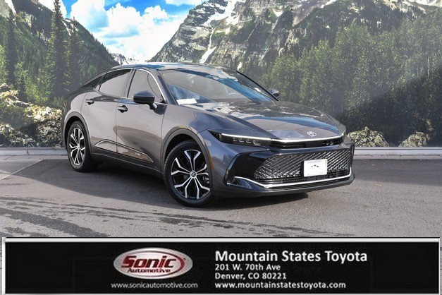 2023 Toyota Crown Limited's photo