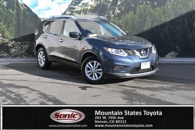 2016 Nissan Rogue SV's photo