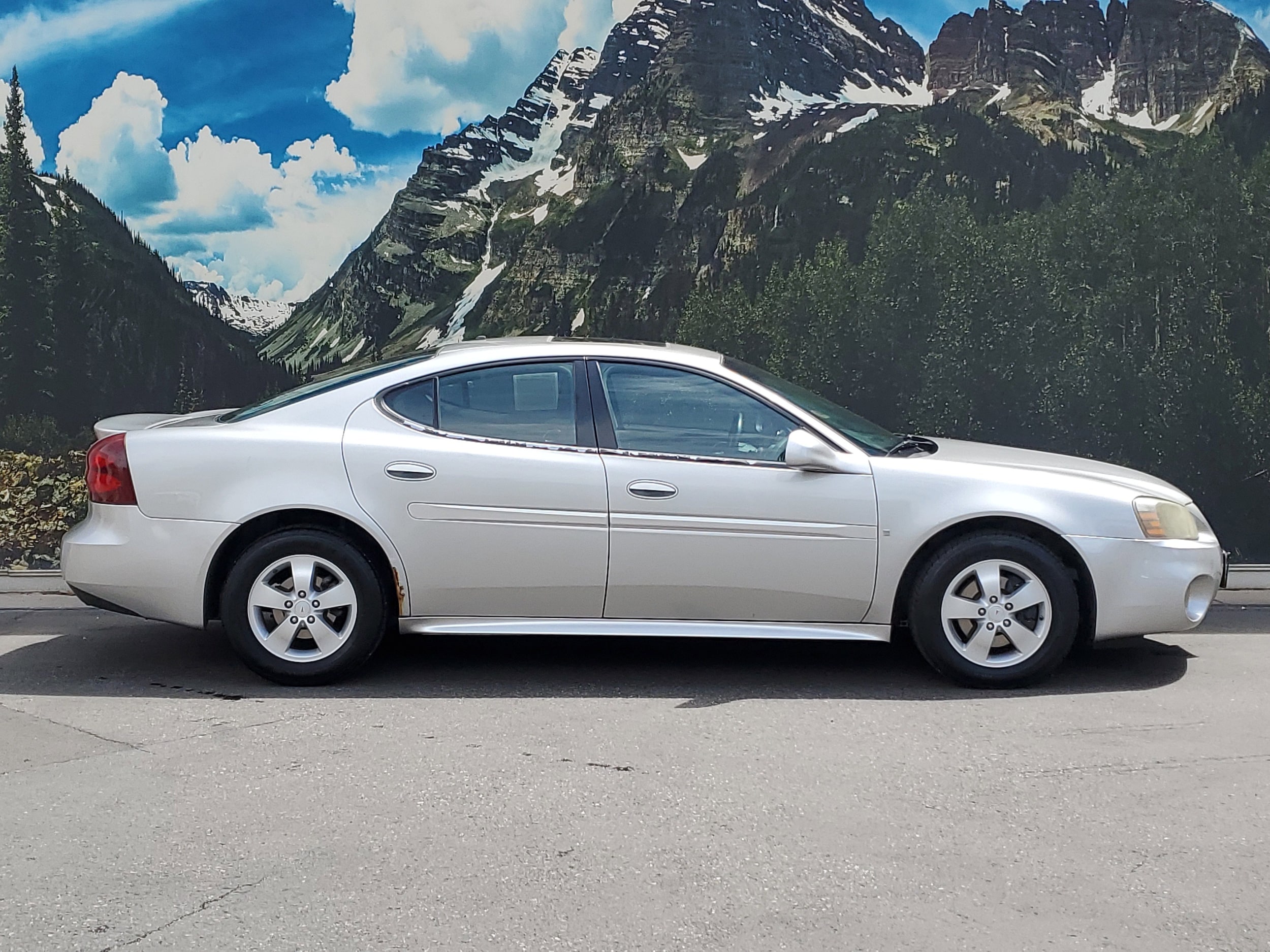 Used 2008 Pontiac Grand Prix GP with VIN 2G2WP552581125416 for sale in Denver, CO