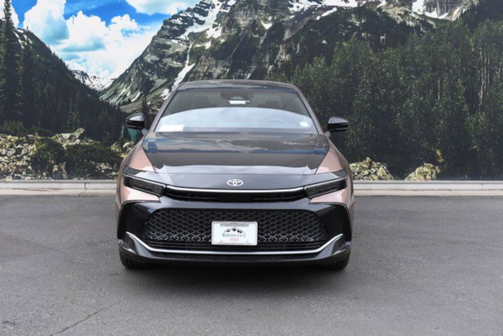 New 2026 Toyota Crown Platinum Sedan