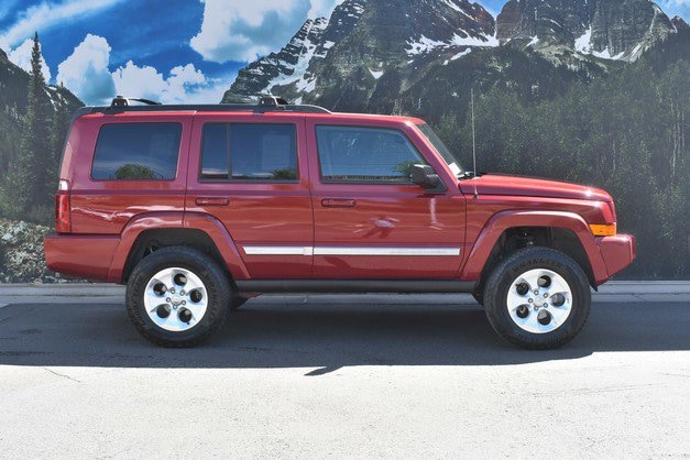 Used 2010 Jeep Commander Sport with VIN 1J4RG4GT4AC121943 for sale in Denver, CO
