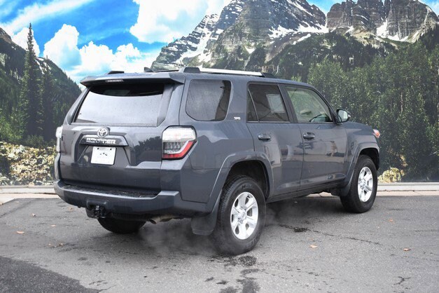 2024 Toyota 4Runner SR5 Premium photo 3