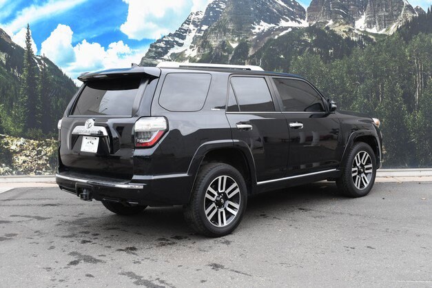 2016 Toyota 4Runner Limited photo 3