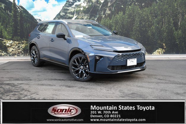 2025 Toyota Crown Signia Limited's photo