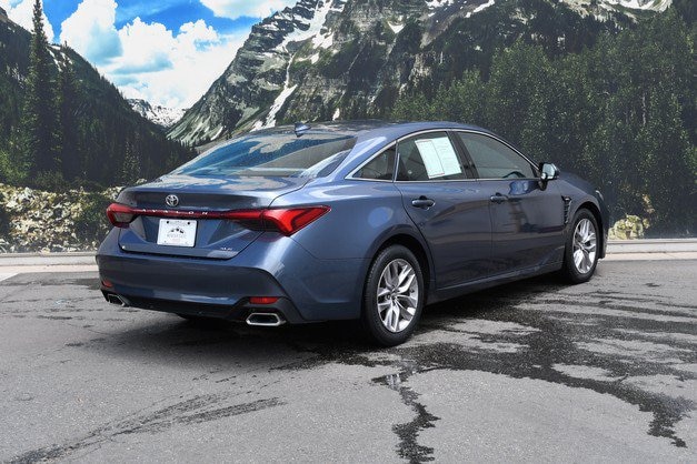 Avalon XLE Sedan