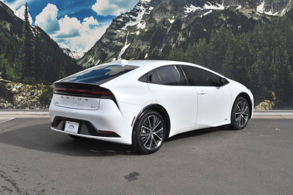 Used 2023 Toyota Prius XLE Hatchback