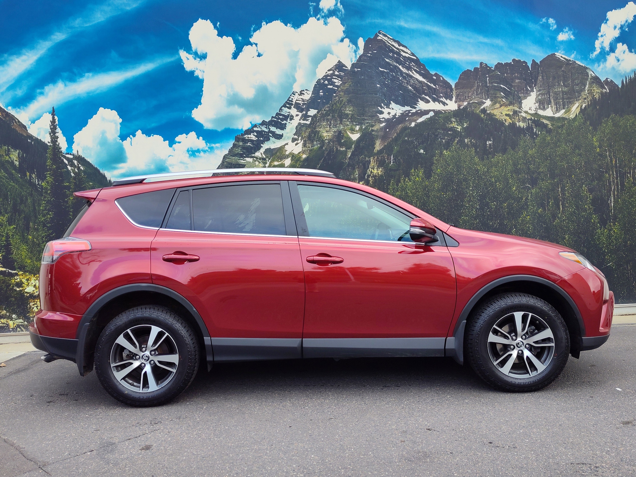 Certified 2018 Toyota RAV4 XLE with VIN 2T3RFREV9JW833548 for sale in Denver, CO