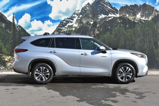 2021 Toyota Highlander Hybrid XLE photo 2