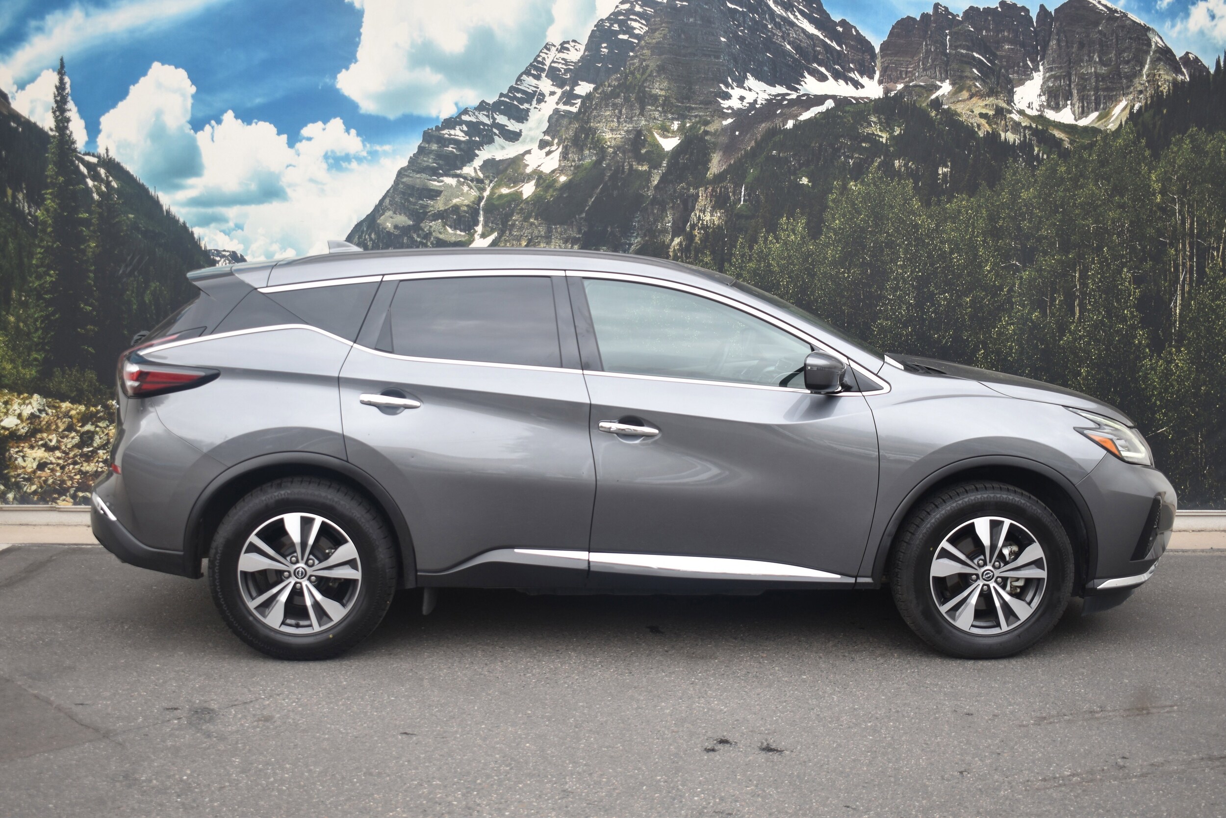 2023 Nissan Murano SV photo 2