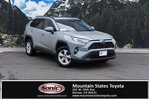 2019 Toyota RAV4 XLE's photo