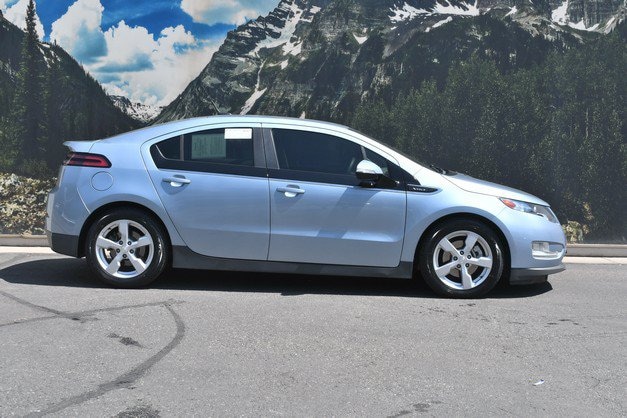 Used 2013 Chevrolet Volt Base with VIN 1G1RA6E44DU103447 for sale in Denver, CO