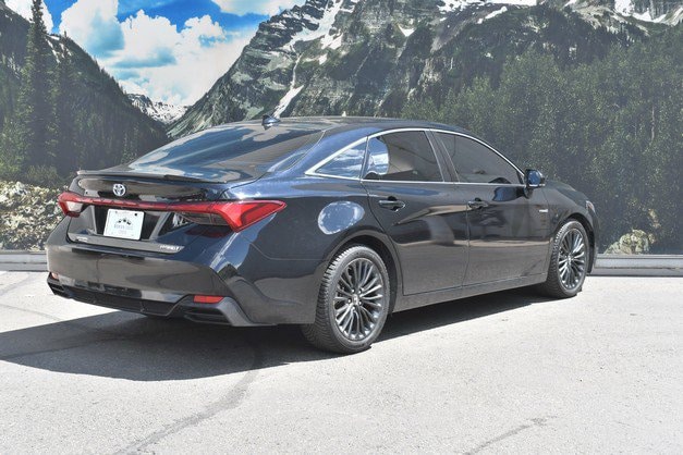 2019 Toyota Avalon Hybrid XSE Sedan
