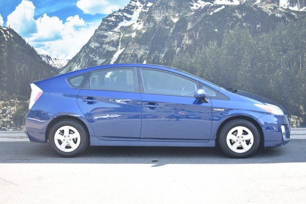 2011 Toyota Prius Two photo 2