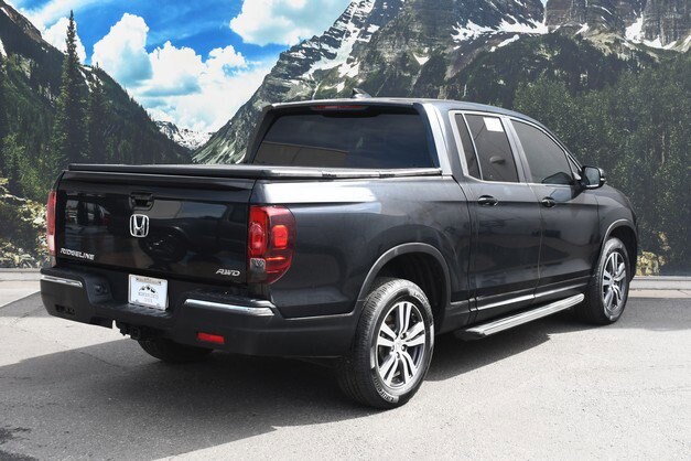 2017 Honda Ridgeline RTL photo 2