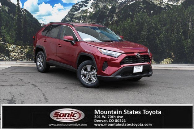 2025 Toyota RAV4 XLE's photo