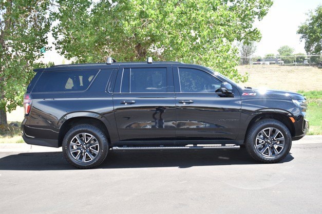 Used 2022 Chevrolet Suburban Z71 with VIN 1GNSKDKD9NR317862 for sale in Denver, CO