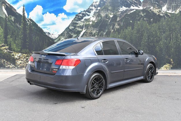 2013 Subaru Legacy 2.5i Limited photo 2