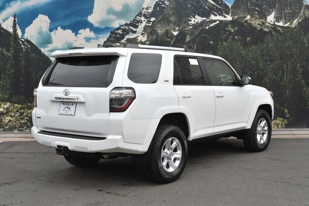 2022 Toyota 4Runner SR5 photo 2