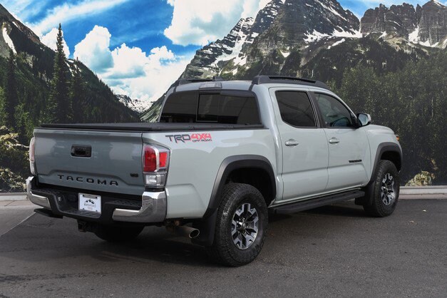 2023 Toyota Tacoma TRD V6 photo 3