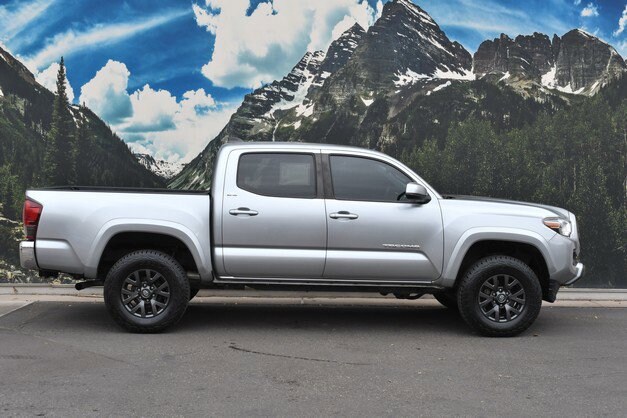 2023 Toyota Tacoma SR5 V6 photo 2