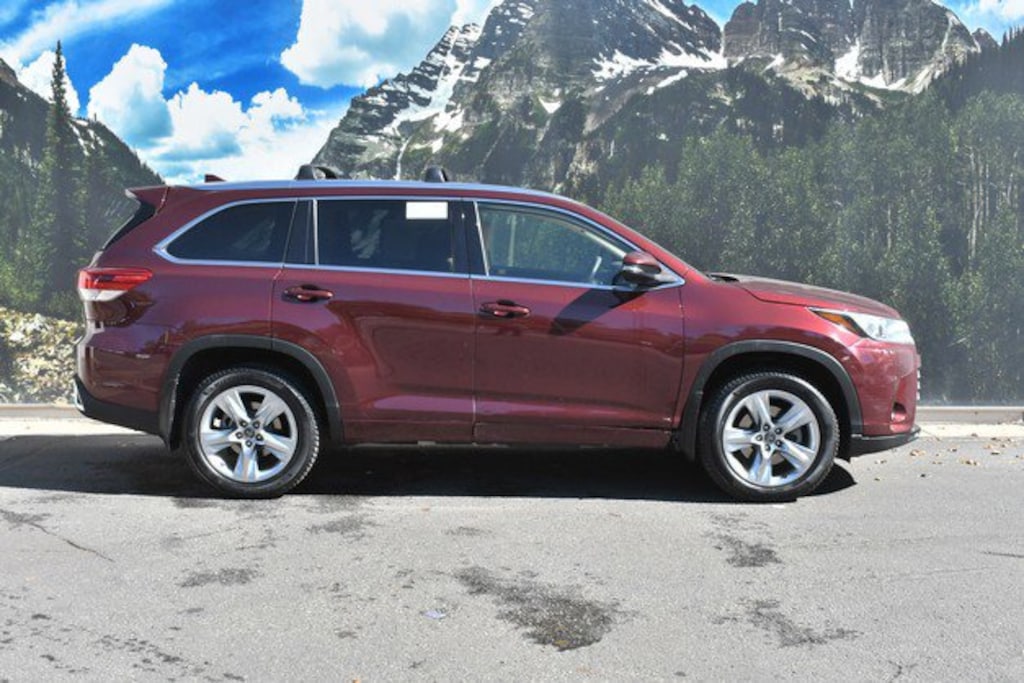 Used 2017 Toyota Highlander Limited V6 SUV