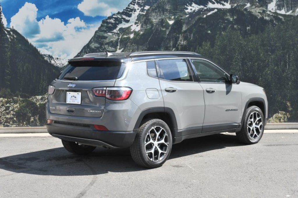 Used 2024 Jeep Compass Limited SUV