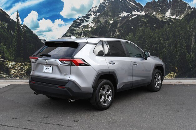 2024 Toyota RAV4 XLE photo 2
