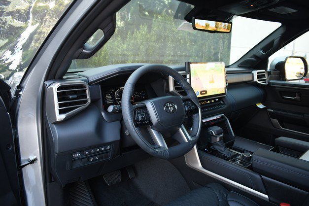 2026 Toyota Sequoia Platinum - Photo 6